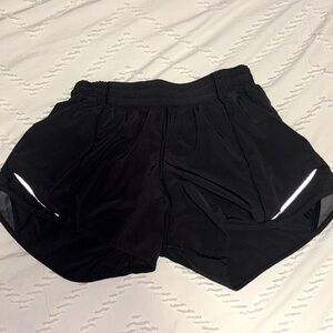 BLACK LULULEMON ATHLETICA SHORTS 🖤
